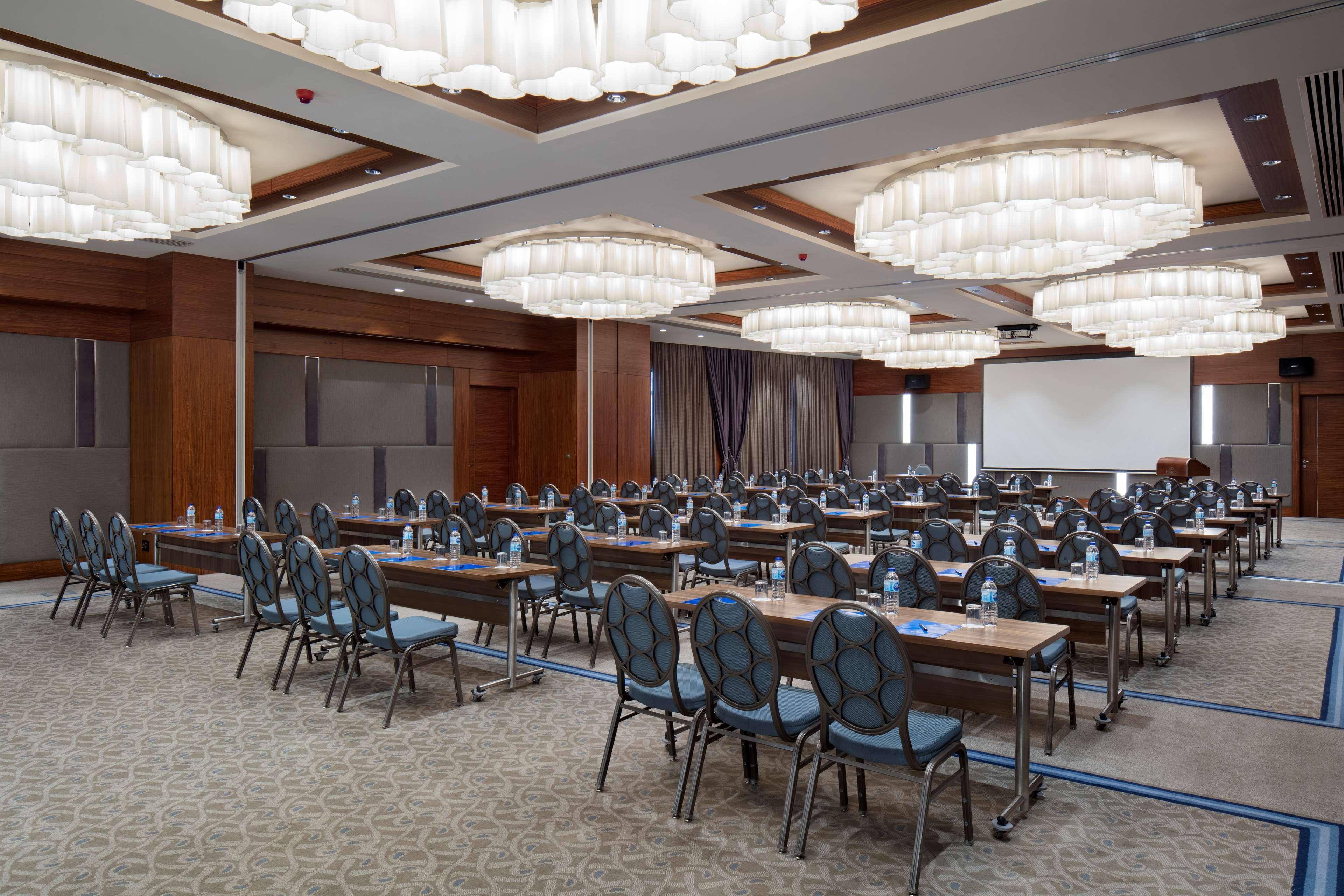 Hilton Bursa Convention Center & Spa Bagian luar foto