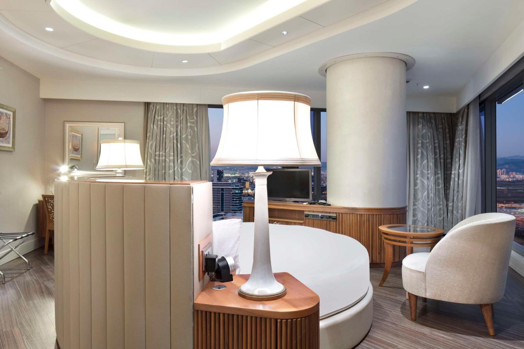 Hilton Bursa Convention Center & Spa Bagian luar foto